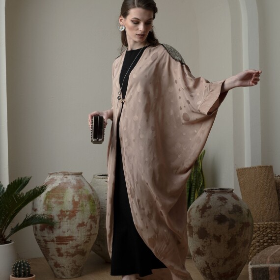 https://uae.kyveli.me/products/color-your-nights-abaya
