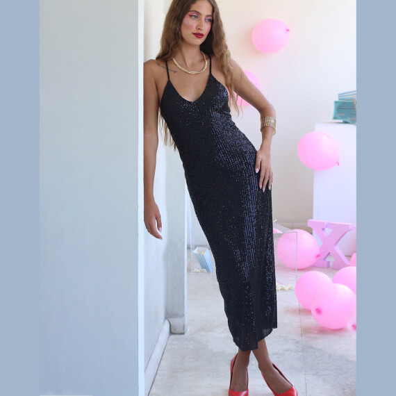 https://uae.kyveli.me/products/sequin-slip-dress