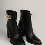 Chained Como Boots